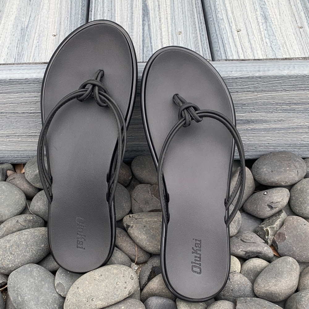 OluKai Black Sandals